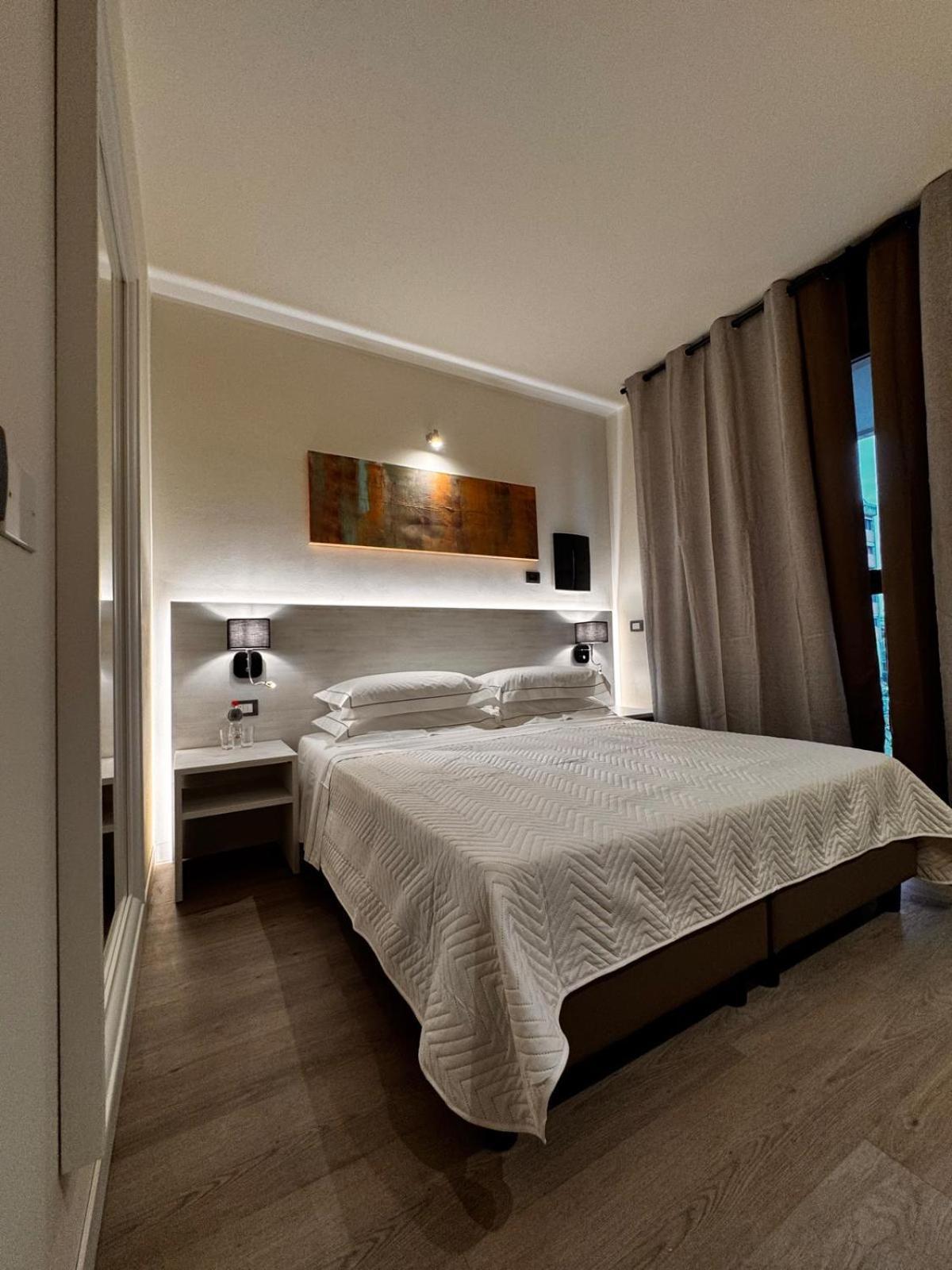 Hotel Confidence
